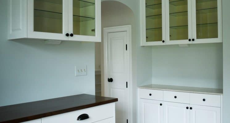 white kitchen cabinets